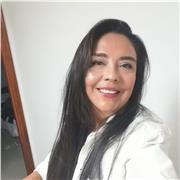 Profesora de francés como lengua extranjera y Máster en Educación, con más de 15 años de experiencia en el rubro.